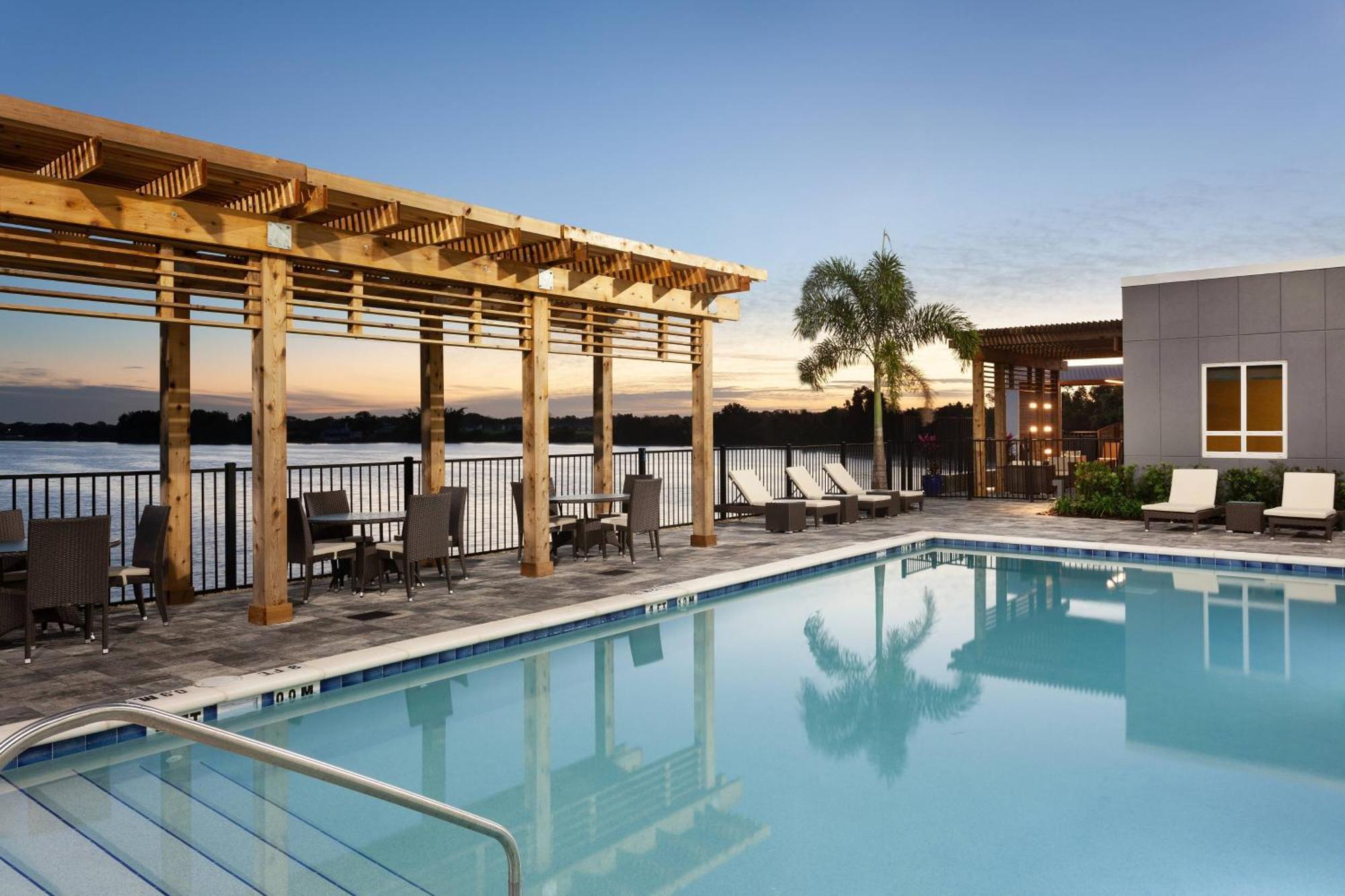 מלון Courtyard By Marriott ווינטר הייבן מראה חיצוני תמונה